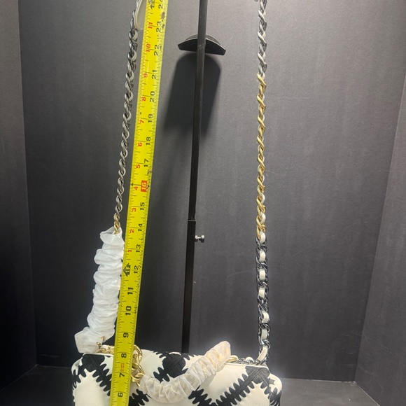 GWP CHANEL Makeup Shoulder/Handbag w/Mixed Media Chain~NIB - Picture 4 of 17